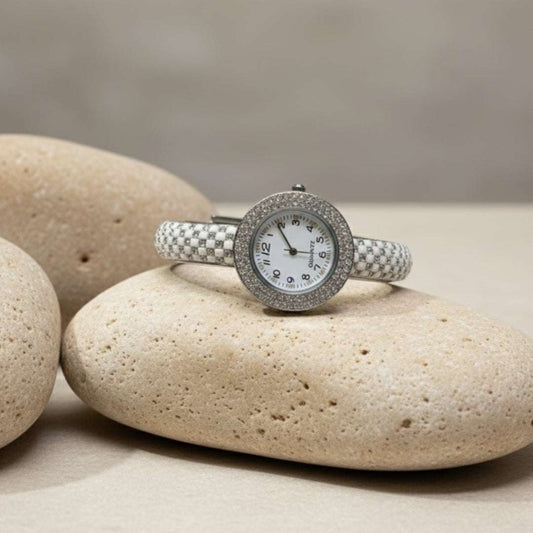 Luxury Silver Crystal Women's Watch – Elegant Quartz Timepiece