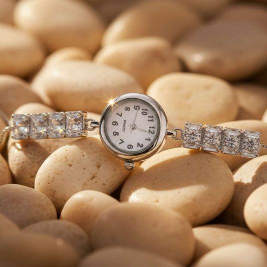Minimalist Crystal Adjustable Bracelet Watch – Elegant Silver Edition