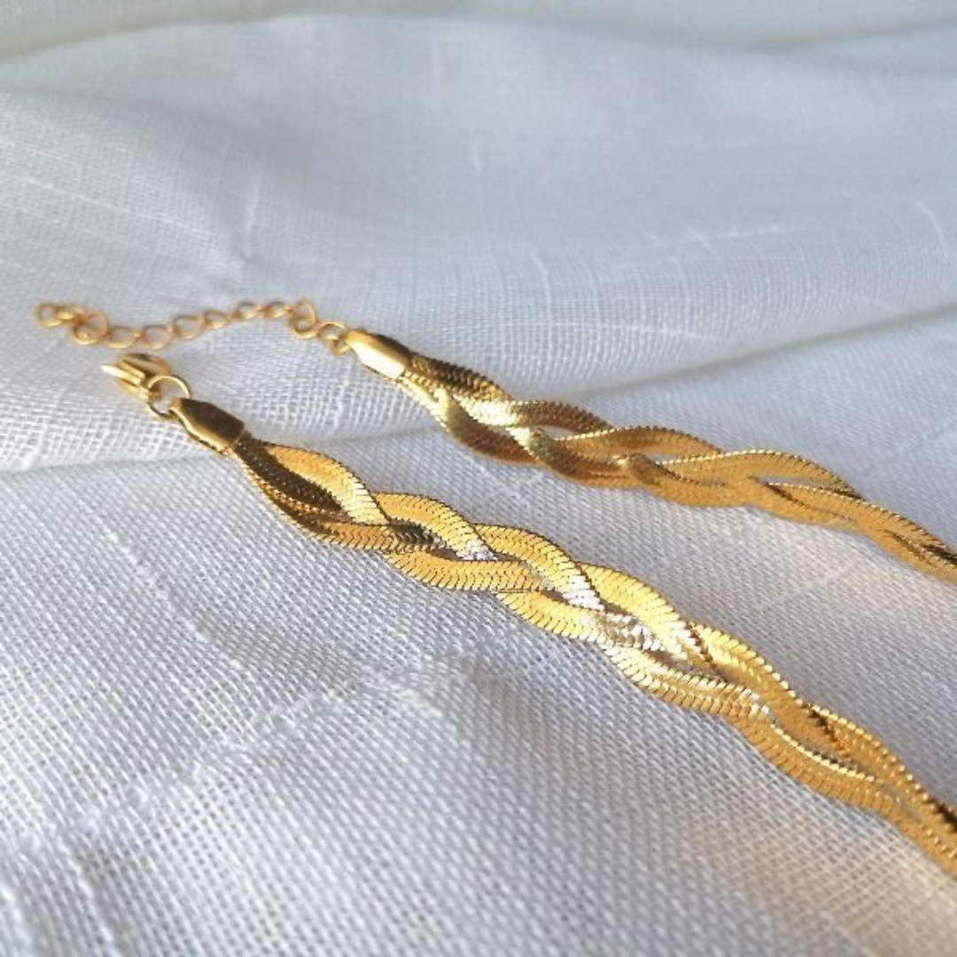 Reign Twisted Snake Necklace