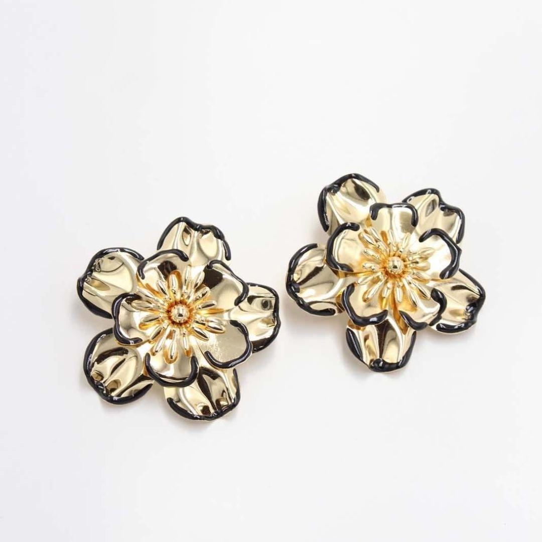 Chic Gold Floral Statement Jewelry Set – Bracelet, Earrings & Ring Combo
