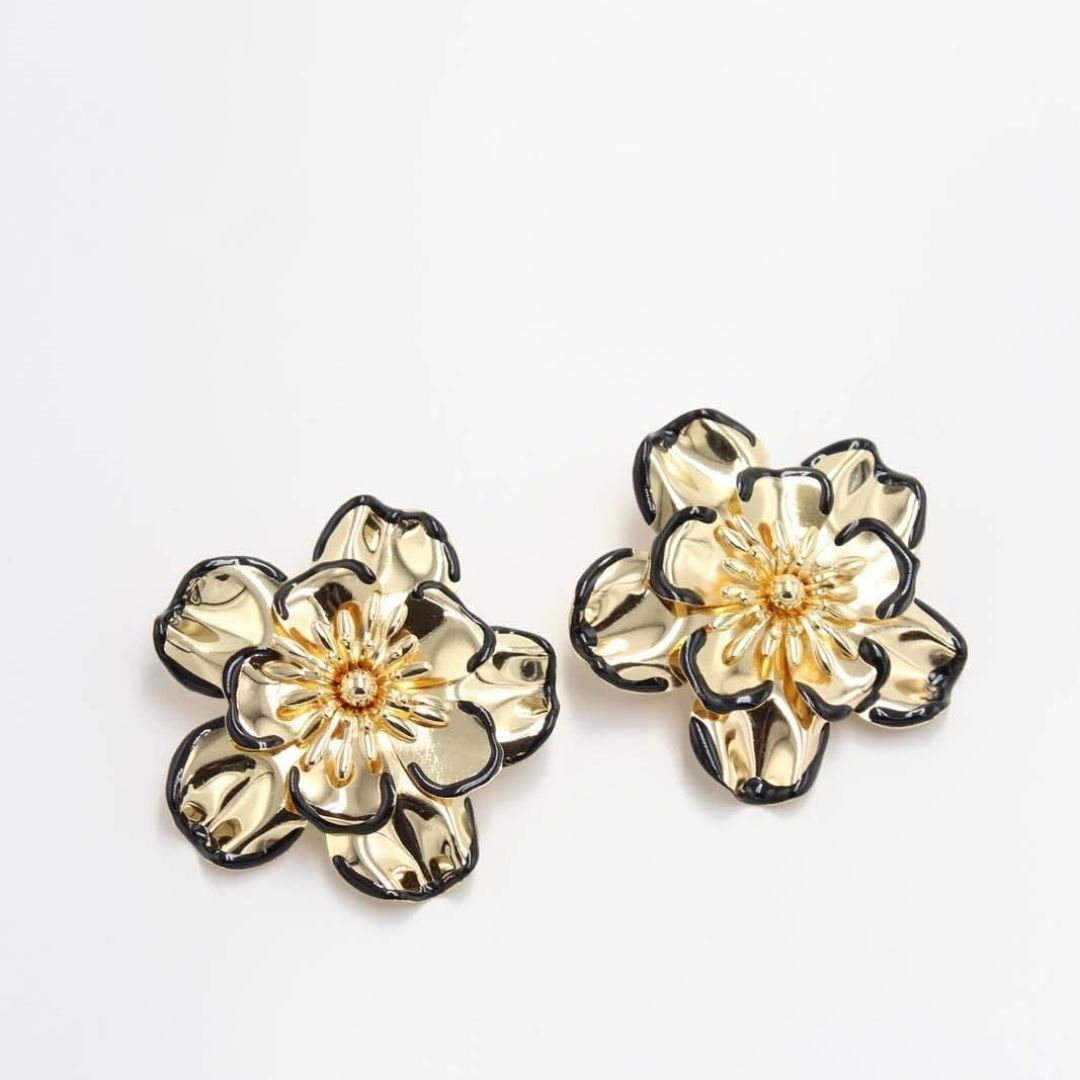 Chic Gold Floral Statement Jewelry Set – Bracelet, Earrings & Ring Combo