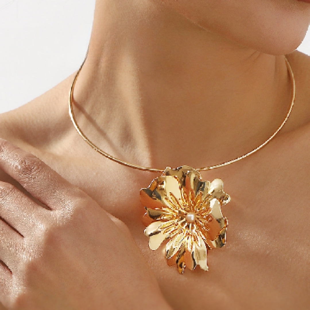 Lux Gold Plated Pearl Bloom Necklace Set