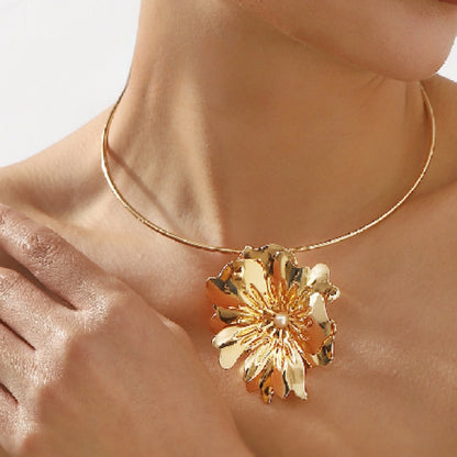 Lux Gold Plated Pearl Bloom Necklace Set