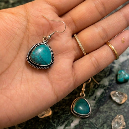 Vintage Turqoise Stone Drop Earrings – Antique Silver-Tone Dangle Earrings