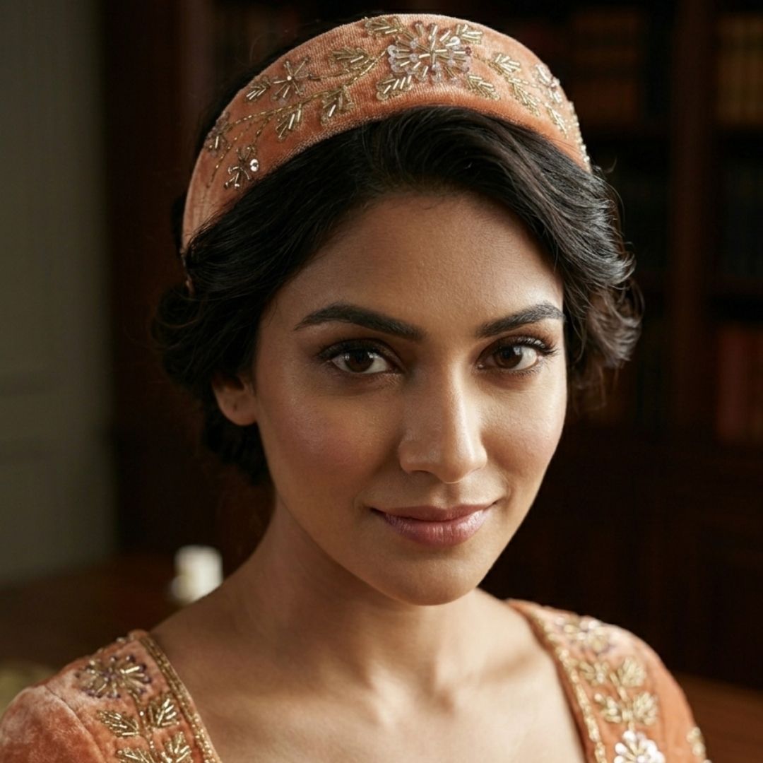 Handmade Premium Velvet Embroidered Hairband – Elegant Floral Design