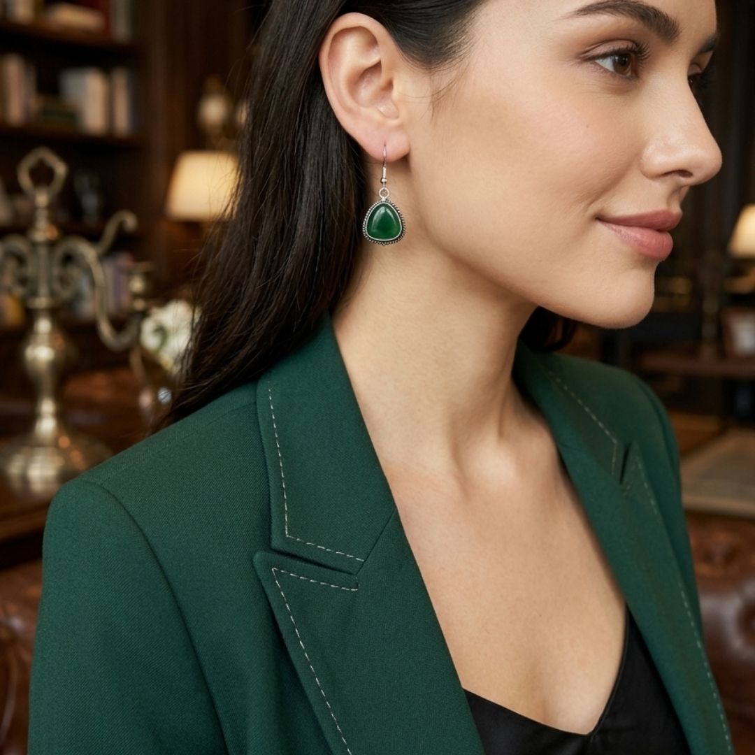 Vintage Green Stone Drop Earrings – Antique Silver-Tone Dangle Earrings