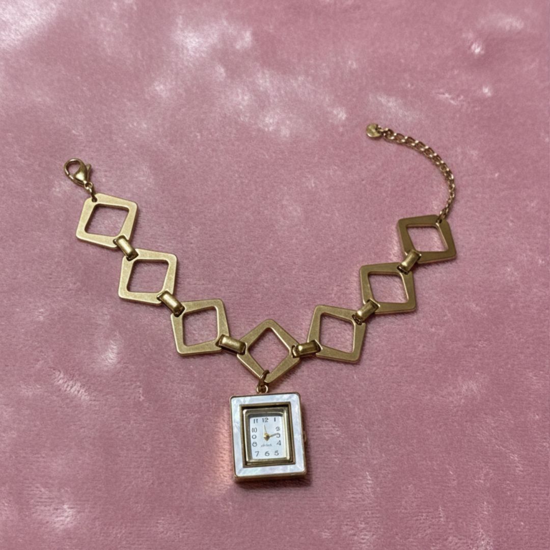 Minimal Square Dial Bracelet Watch – Gold Finish