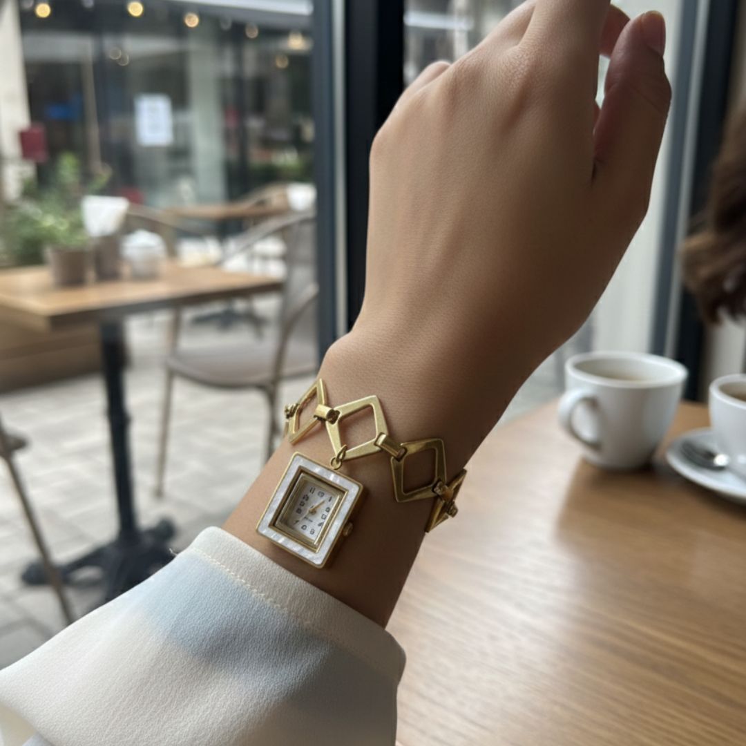Minimal Square Dial Bracelet Watch – Gold Finish