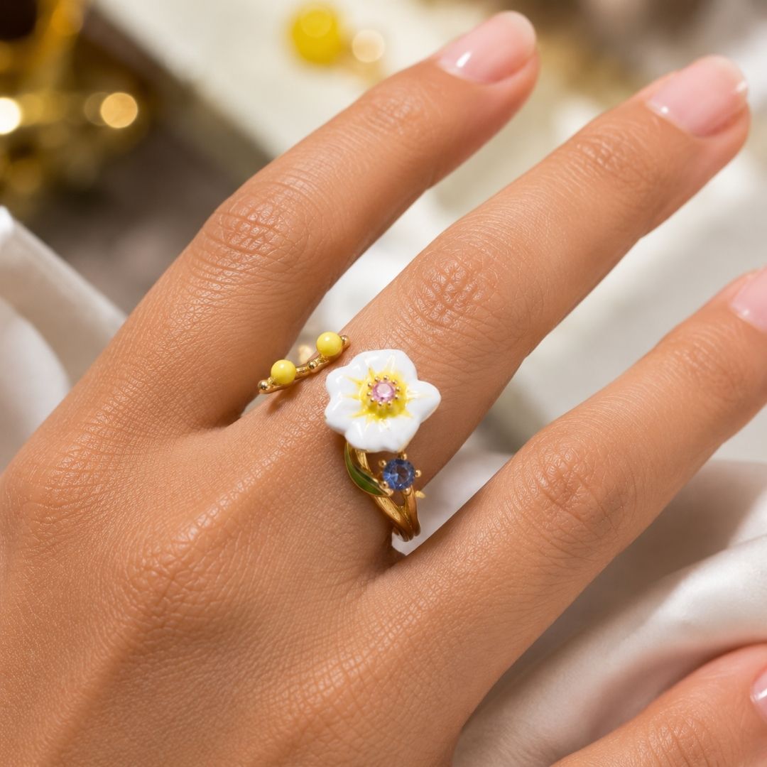 Blooming Daisy Adjustable Ring – 18K Gold Plated Floral Statement Ring