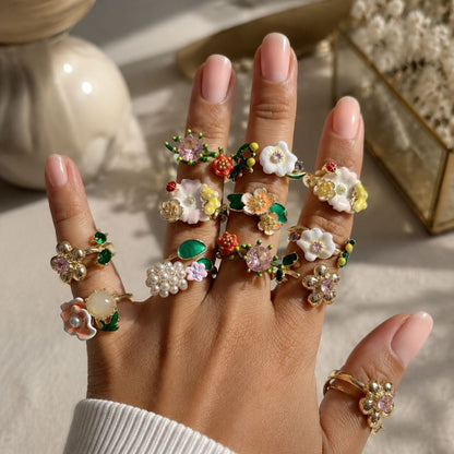 Blooming Daisy Adjustable Ring – 18K Gold Plated Floral Statement Ring