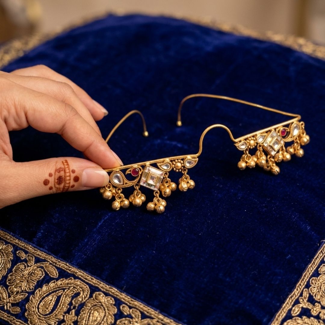 Traditional Brass Kundan Nose Accessory with Ghungroo Facelet