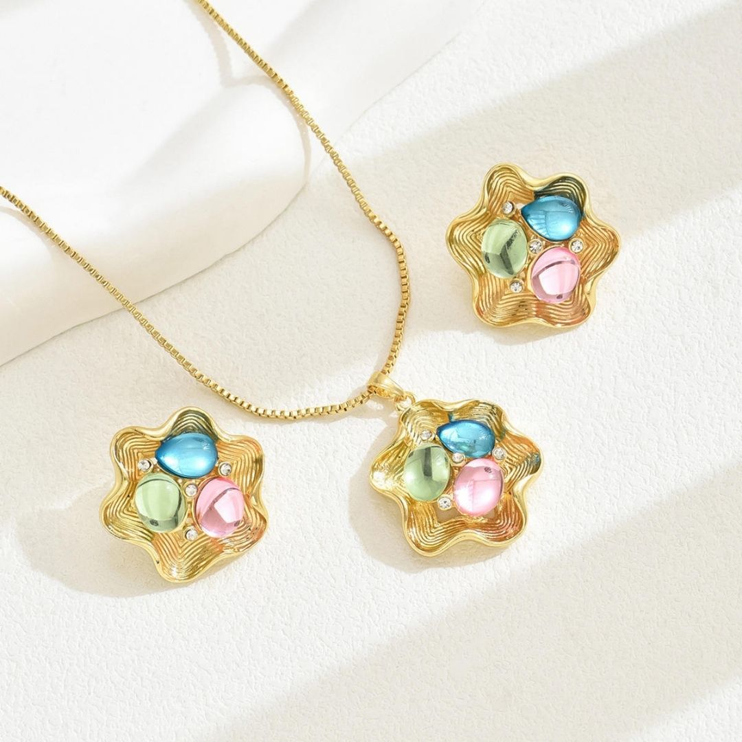 New style women's jewelry set with a unique petal design, earrings and long necklace