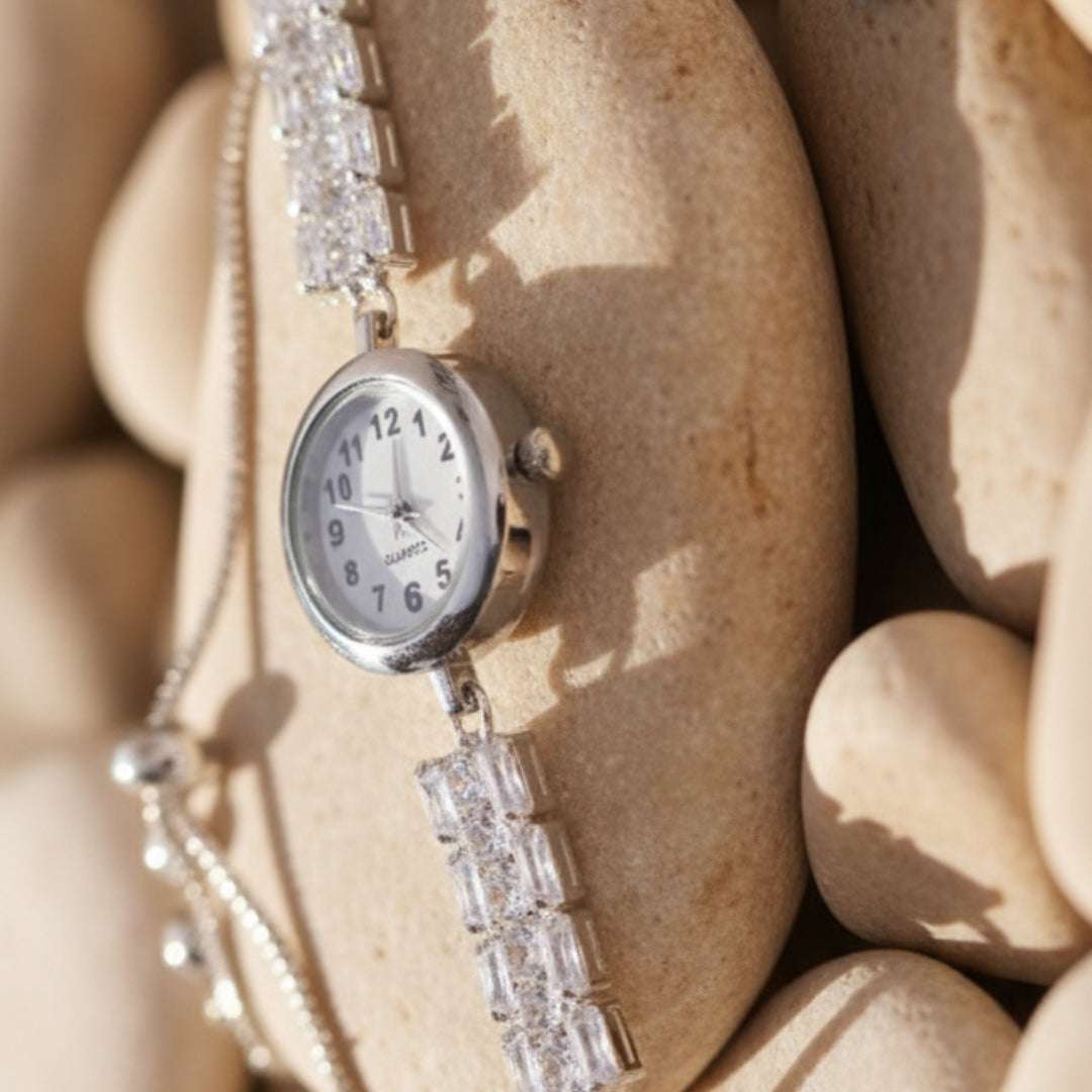 Minimalist Crystal Adjustable Bracelet Watch – Elegant Silver Edition