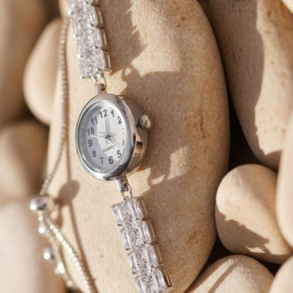 Minimalist Crystal Adjustable Bracelet Watch – Elegant Silver Edition