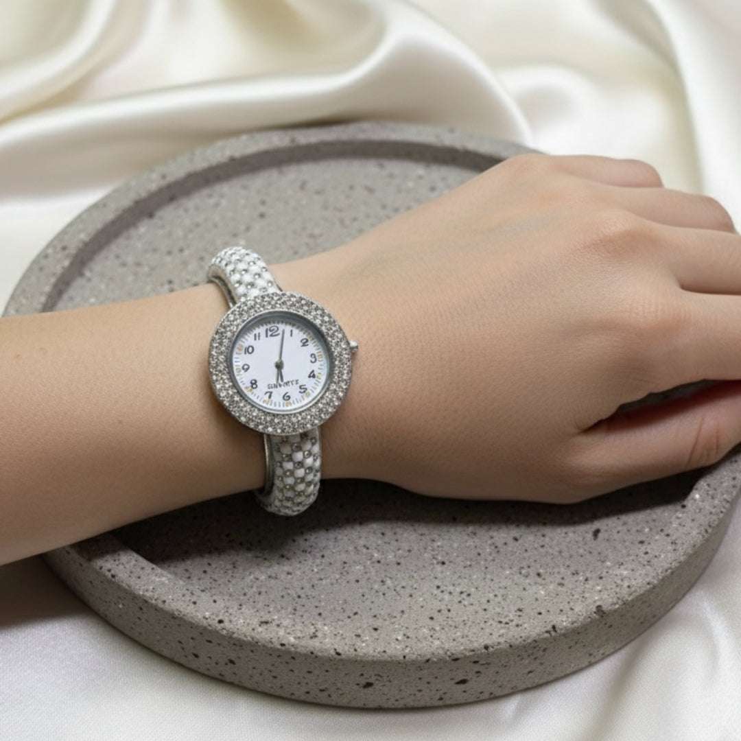 Luxury Silver Crystal Women's Watch – Elegant Quartz Timepiece