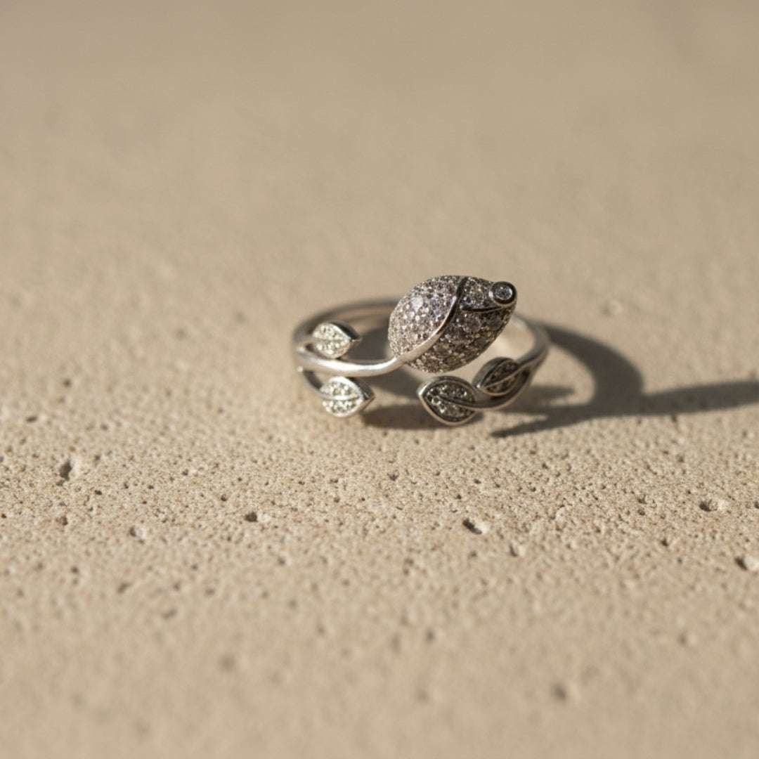 Elegant Silver Plated Leaf & Dewdrop Design Ring