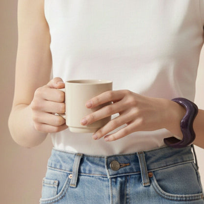 Black Resin Wave Bangle Bracelet for Women – Stylish Minimal Cuff