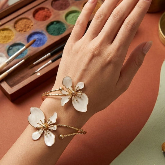 Elegant Floral Armlet with Ring Combo – Gold-Tone Bracelet with Pearl Petal Design