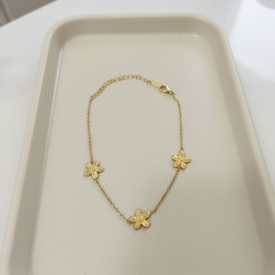 Minimal Gold Flower Anklet – Adjustable Chain