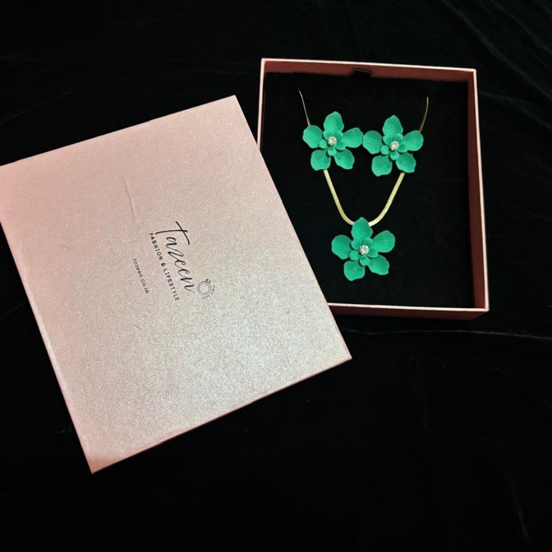 Green Floral Necklace & Earring Set