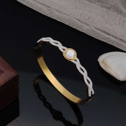 Anti-Tarnish Gold Bracelet | Twisted Crystal Center Bangle