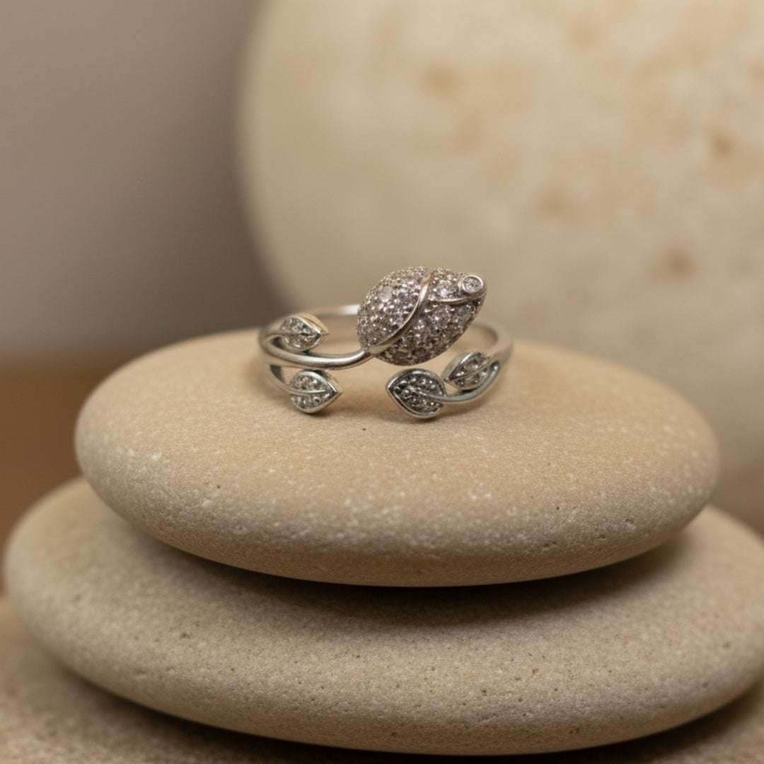 Elegant Silver Plated Leaf & Dewdrop Design Ring