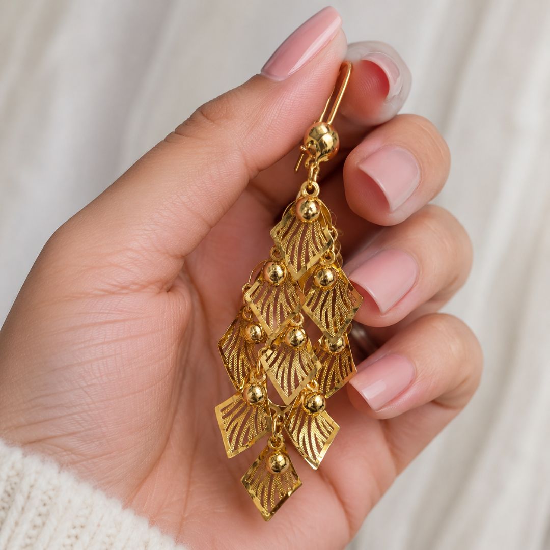 Elegant Gold Geometric Drop Earrings