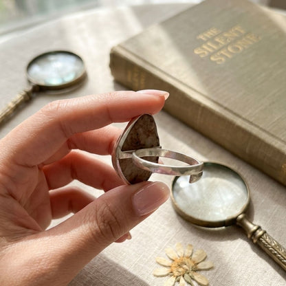 Elegant Oxidised Stone Statement Ring – Vintage Finish