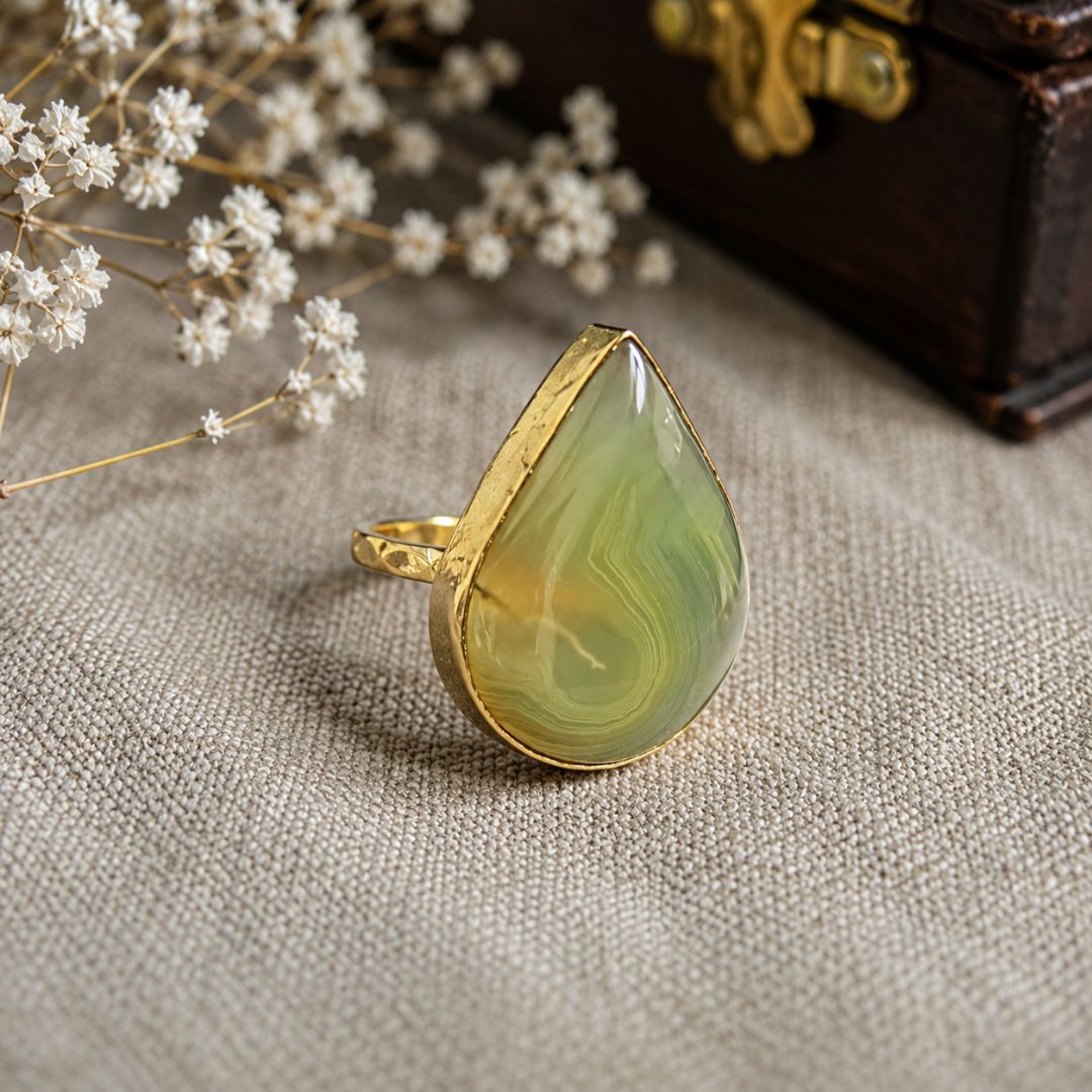 Elegant Green Agate Gold Ring