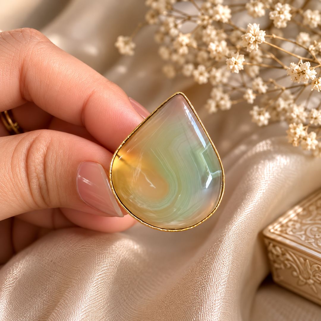 Elegant Green Agate Gold Ring