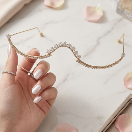 Chic Brass Facelet with Sparkling Arc Design Facelet