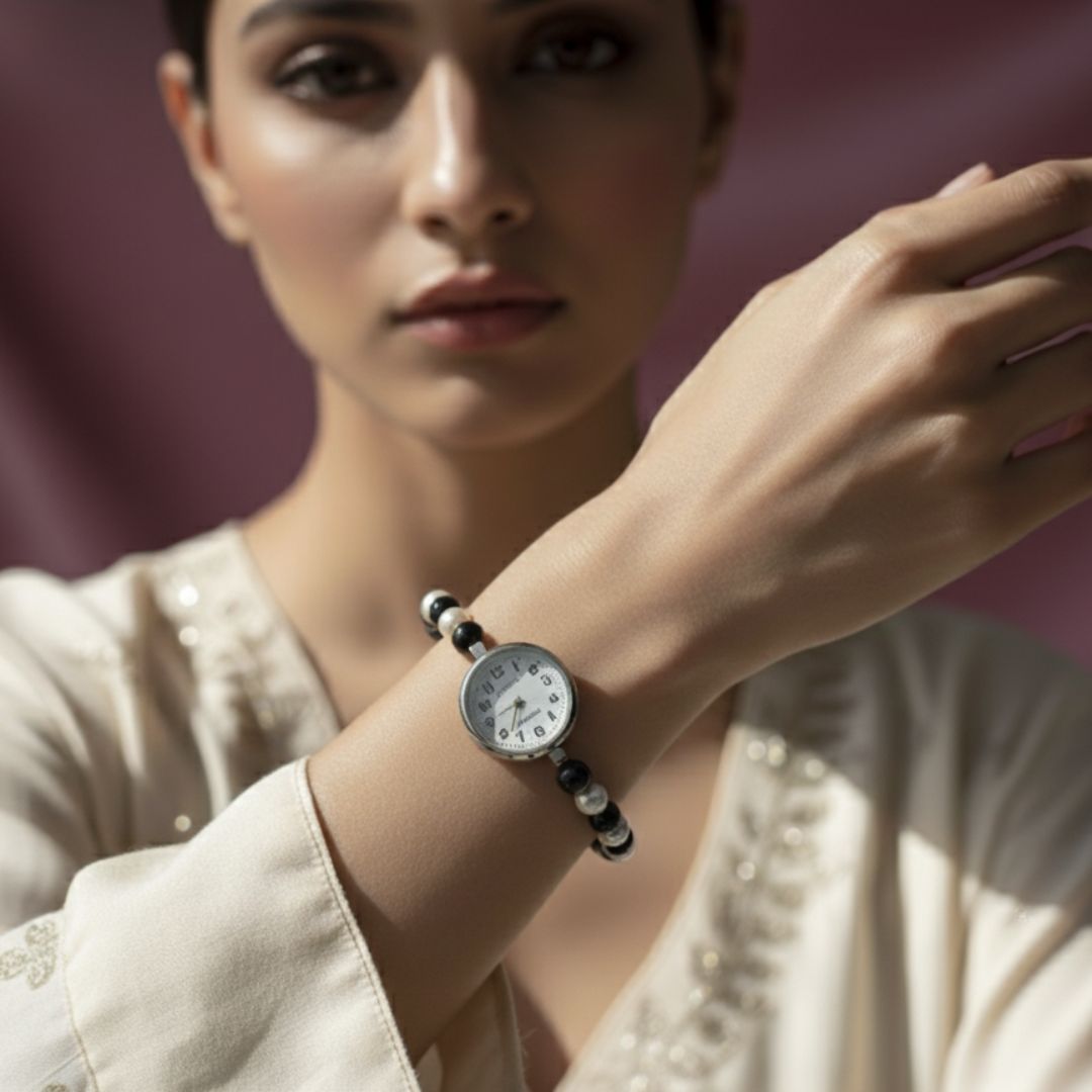 Black & White Bead Bracelet Watch – Elegant Monochrome Design