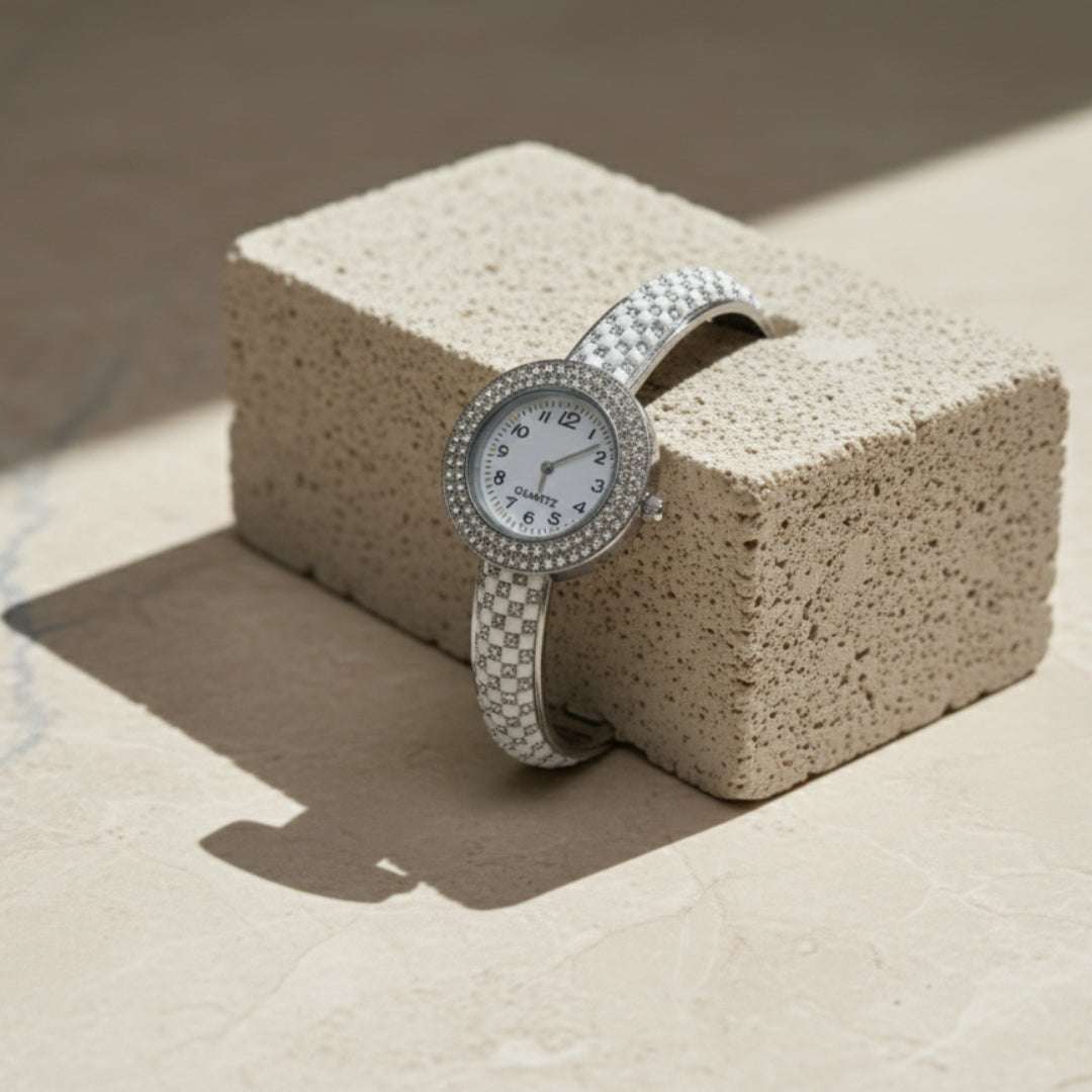 Luxury Silver Crystal Women's Watch – Elegant Quartz Timepiece