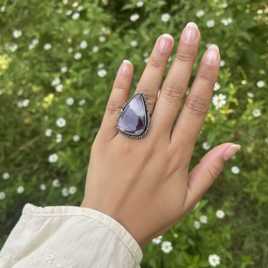Wild Meadow Tear-Drop Oxidised Stone Ring