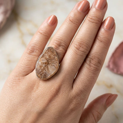 Elegant Oxidised Stone Statement Ring – Vintage Finish
