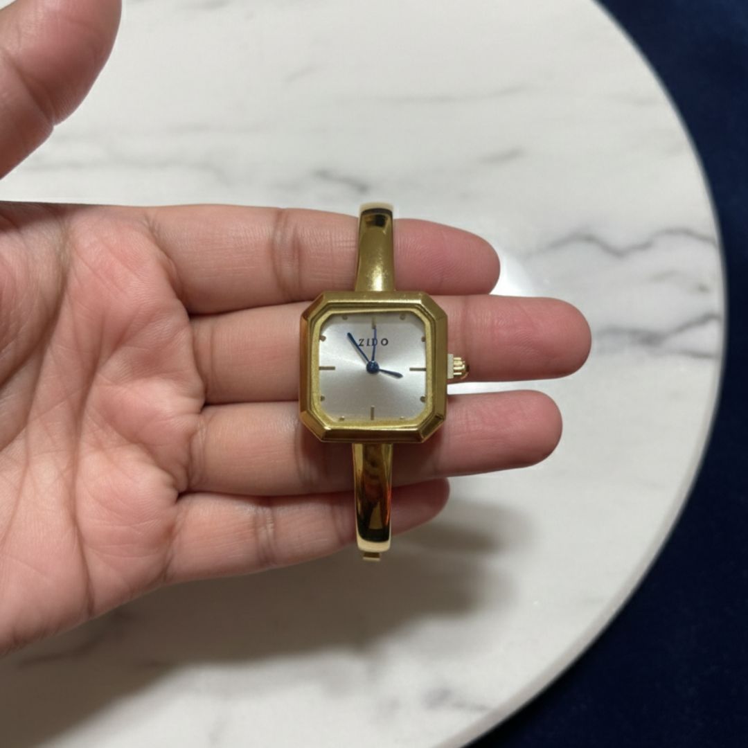 Vintage Gold Bangle Watch – Minimalist Square Face