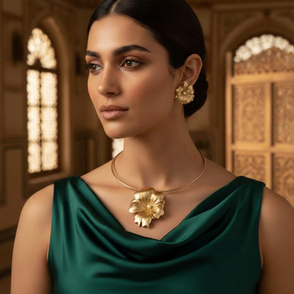 Lux Gold Plated Pearl Bloom Necklace Set