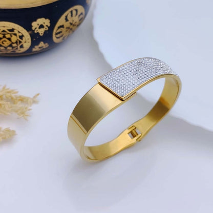 AD Premium Gold Cuff Bangle