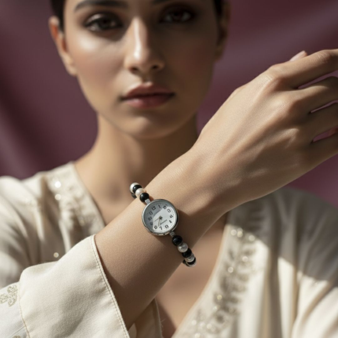 Black & White Bead Bracelet Watch – Elegant Monochrome Design