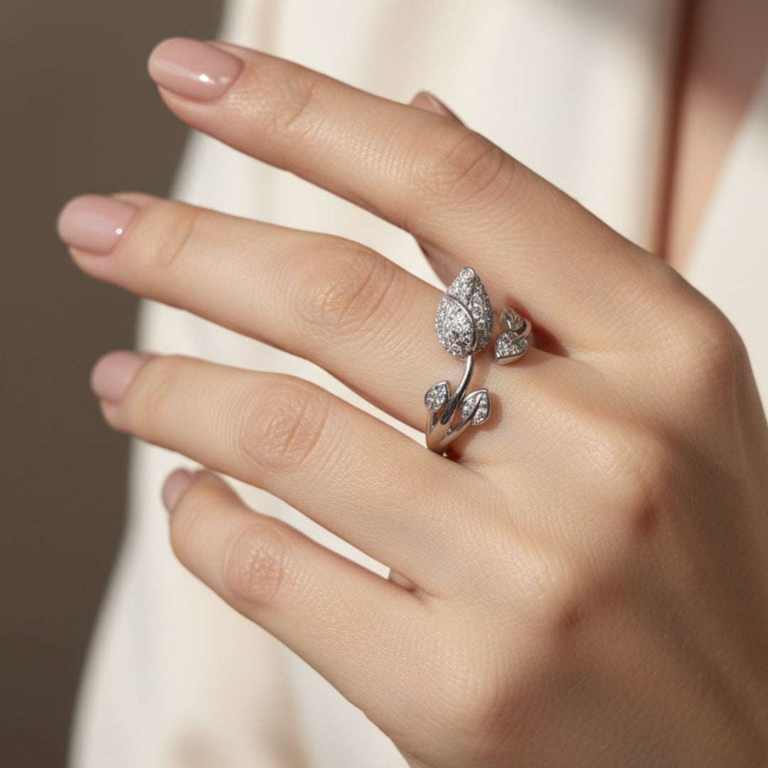 Elegant Silver Plated Leaf & Dewdrop Design Ring
