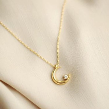 Minimal Gold Crescent Moon Pendant Necklace