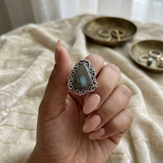 Teardrop Labradorite Vintage Style Sterling Silver Ring