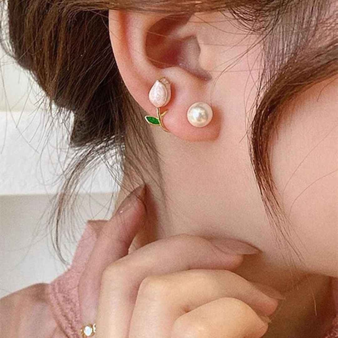 Gold-plated tulip and pearl stud earrings