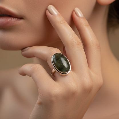 Labradorite Oval Oxidized Silver Finger Ring