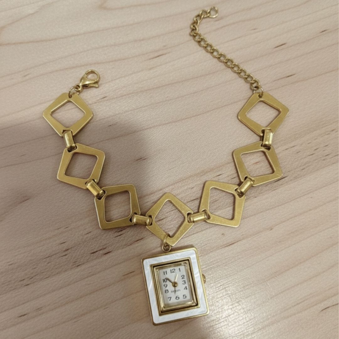 Minimal Square Dial Bracelet Watch – Gold Finish