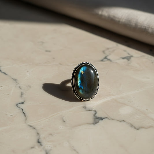 Labradorite Oval Oxidized Silver Finger Ring