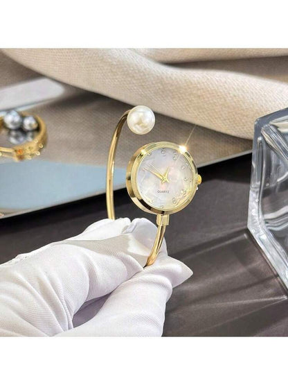 Fashionable Mother-of-Pearl Diamond Pointer Bracelet Watch