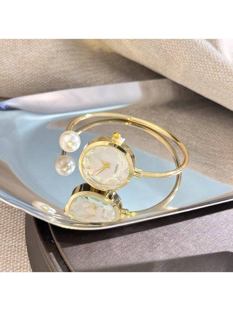 Fashionable Mother-of-Pearl Diamond Pointer Bracelet Watch