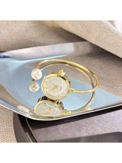 Fashionable Mother-of-Pearl Diamond Pointer Bracelet Watch