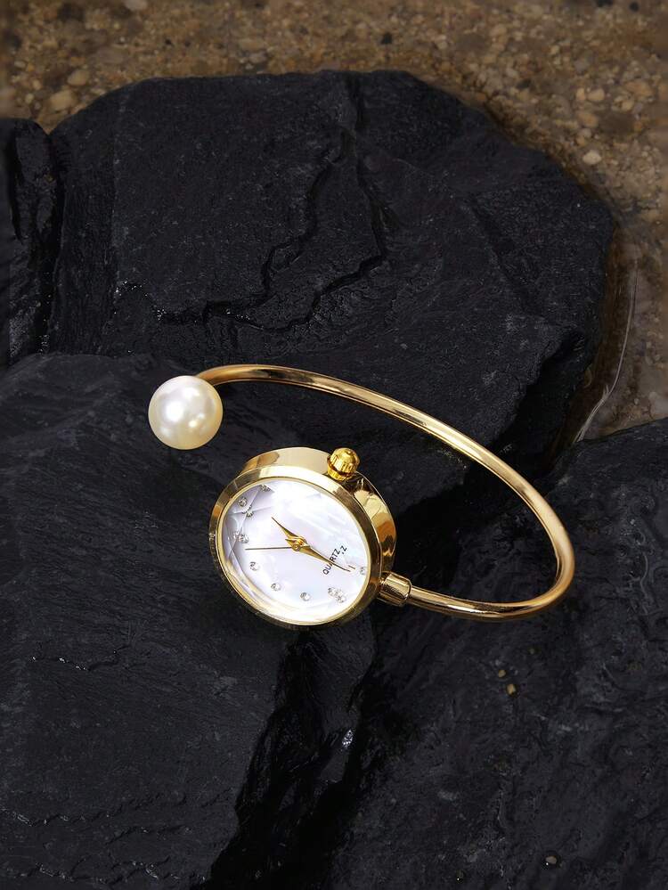 Fashionable Mother-of-Pearl Diamond Pointer Bracelet Watch